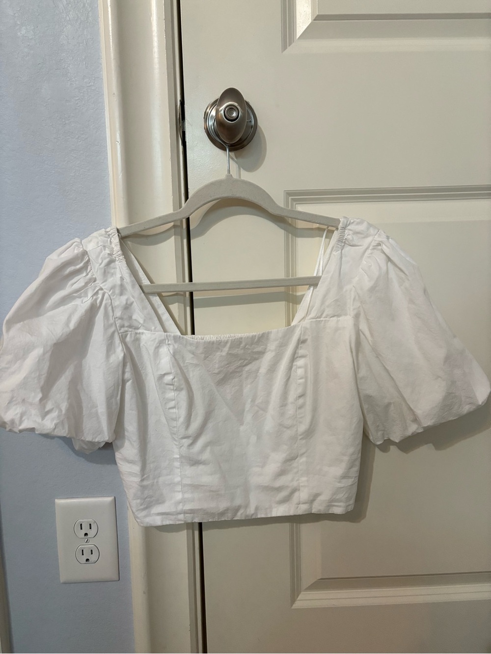Gianni Bini White Puff-Sleeve Square Crop Top